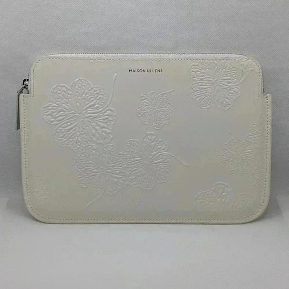 Maison Ullens Handbags - White Leather Floral Clutch Maison Ullens